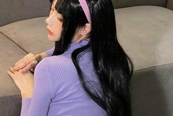分享最新,Choi Ji Yun的短裙实验:诶,这样的长度真的能引发亿点点微妙反应吗?